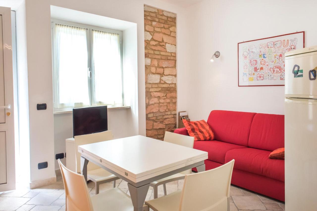 A07 - Poggio, Delizioso Bilocale Con Portico Apartment Poggio  ภายนอก รูปภาพ